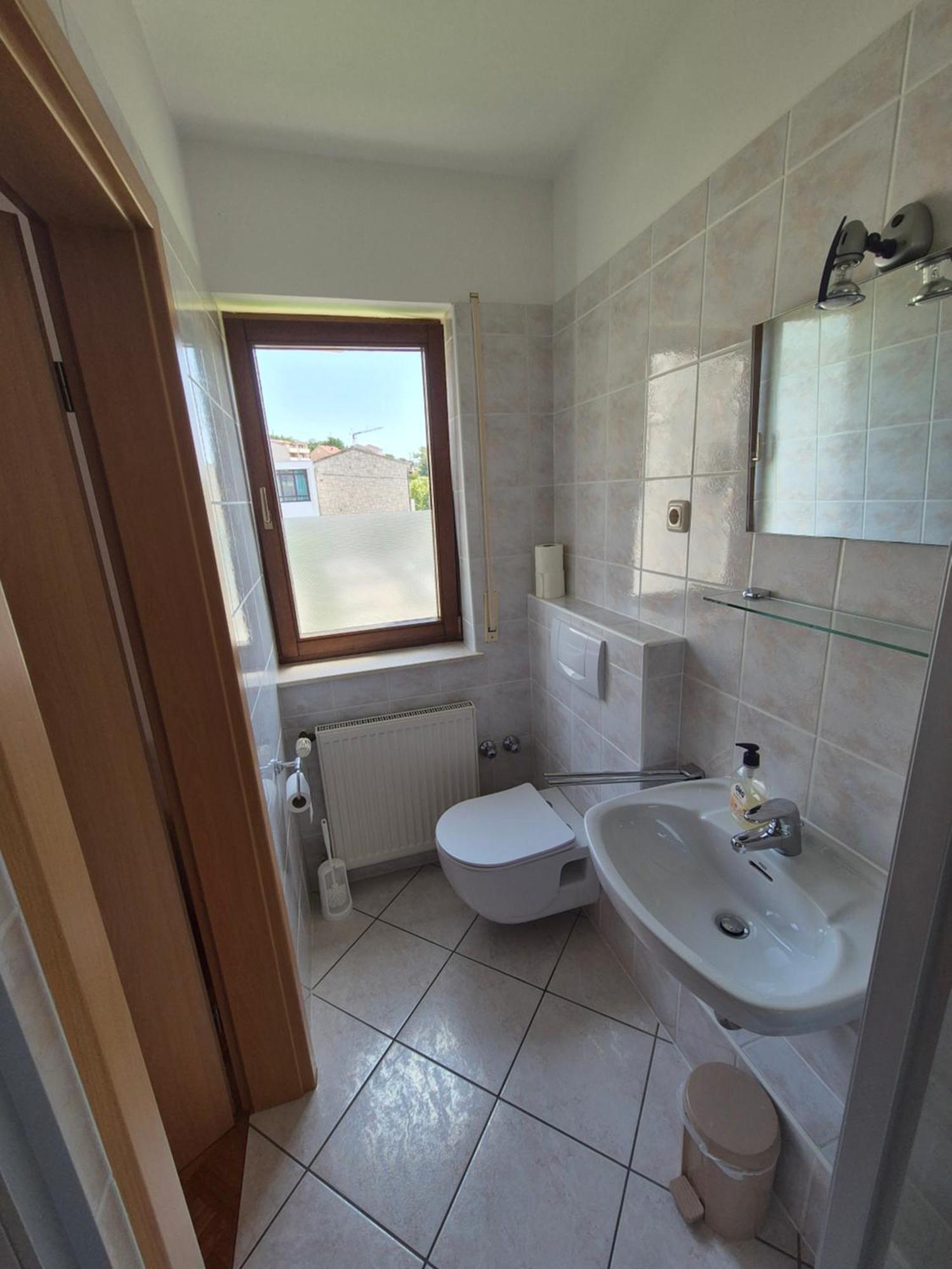 Apartments And Rooms Mamic Dugi Rat Εξωτερικό φωτογραφία