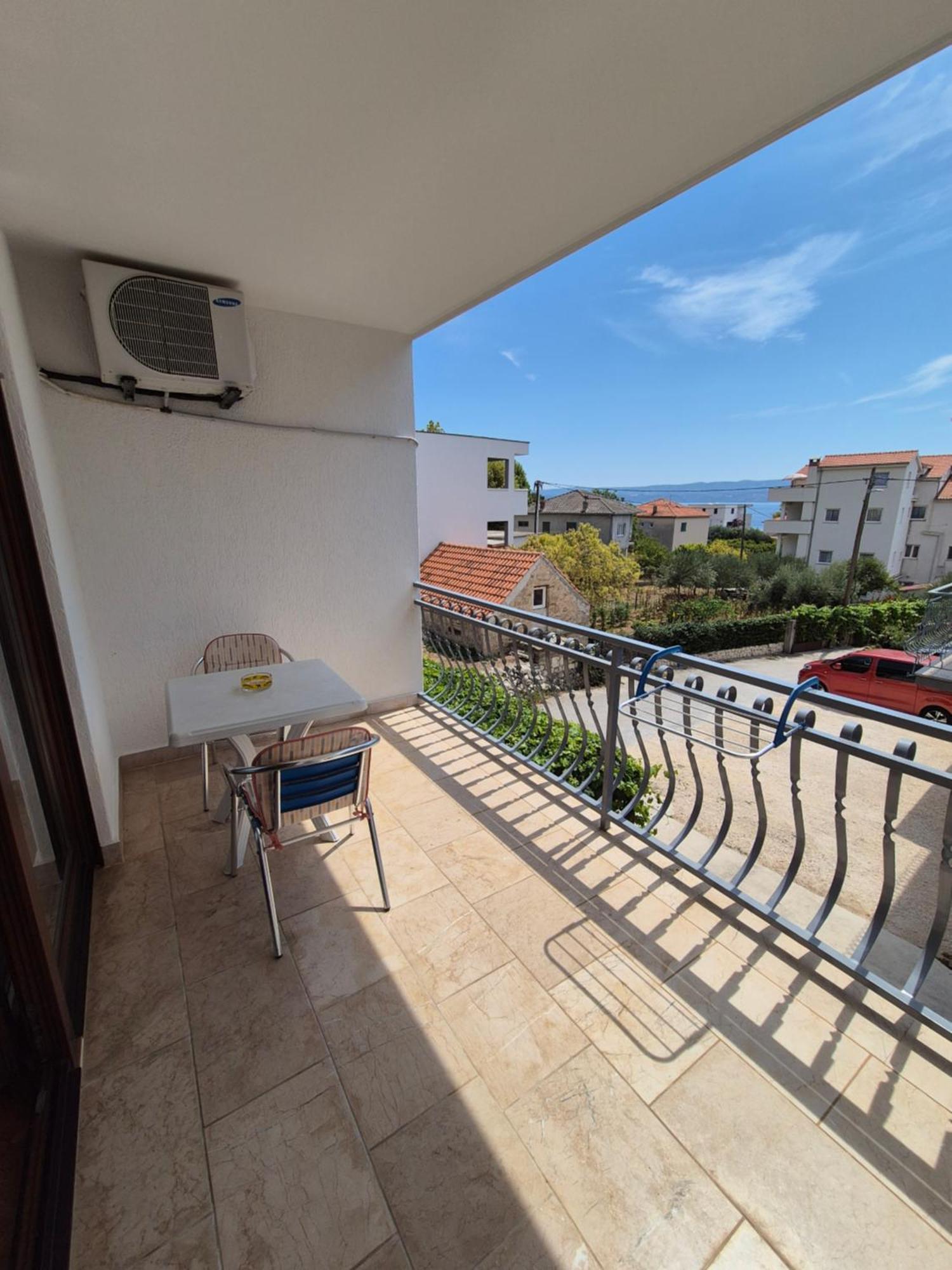 Apartments And Rooms Mamic Dugi Rat Εξωτερικό φωτογραφία