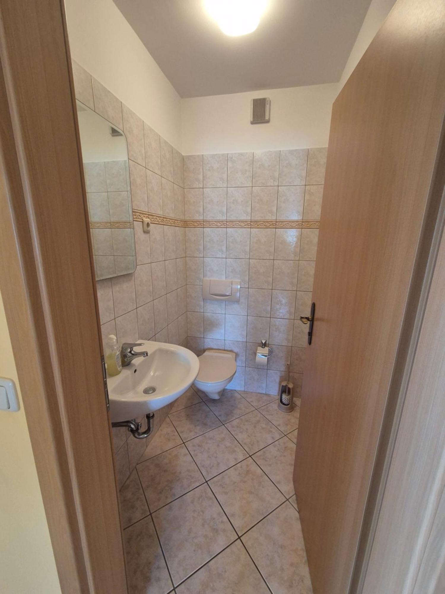 Apartments And Rooms Mamic Dugi Rat Εξωτερικό φωτογραφία
