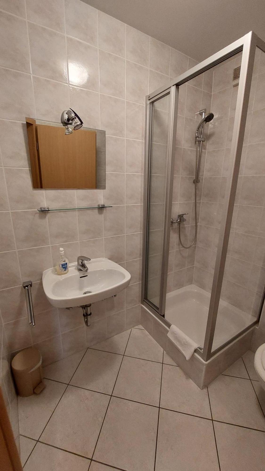 Apartments And Rooms Mamic Dugi Rat Εξωτερικό φωτογραφία