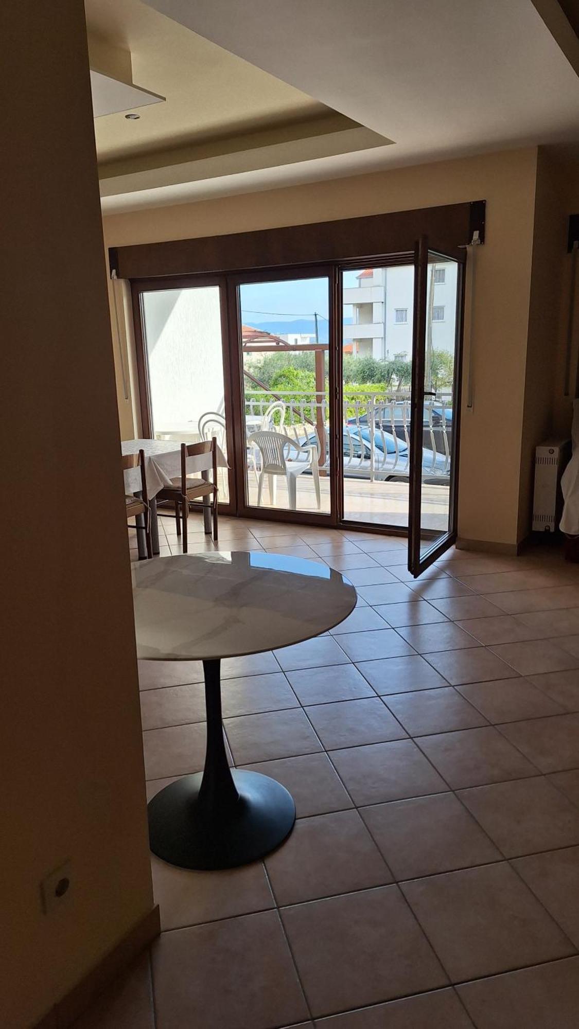 Apartments And Rooms Mamic Dugi Rat Εξωτερικό φωτογραφία