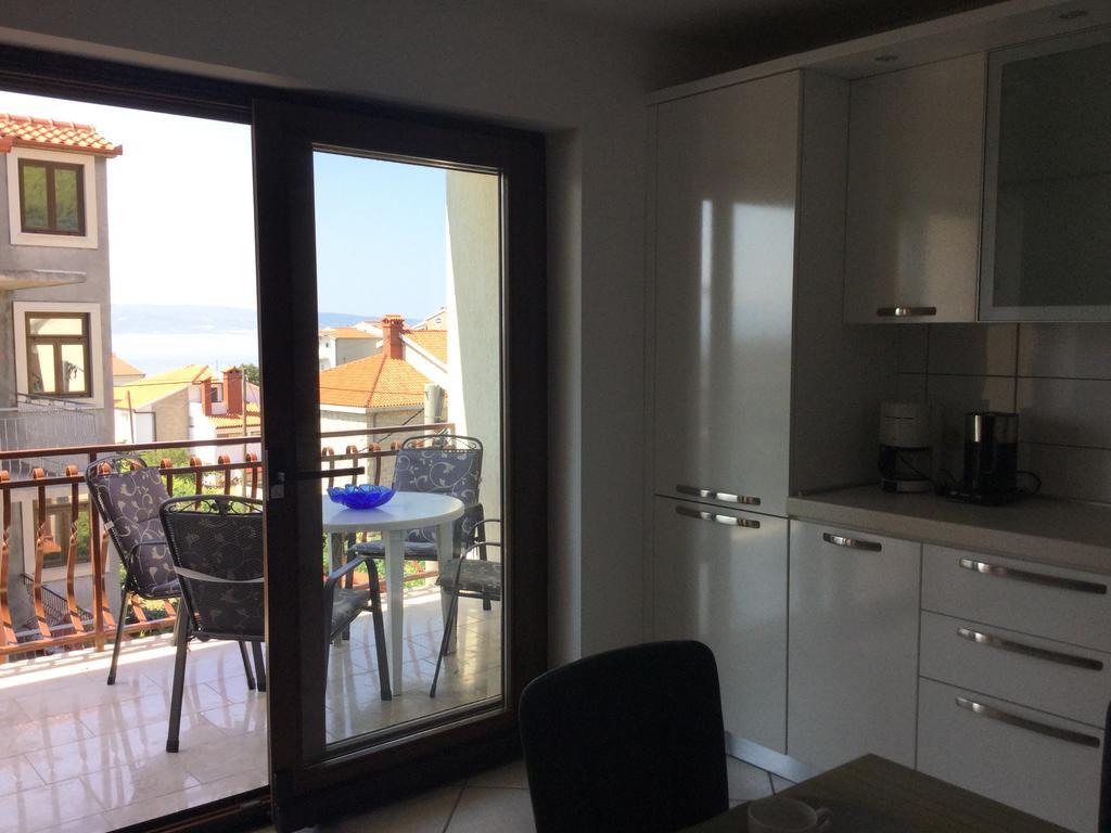 Apartments And Rooms Mamic Dugi Rat Εξωτερικό φωτογραφία